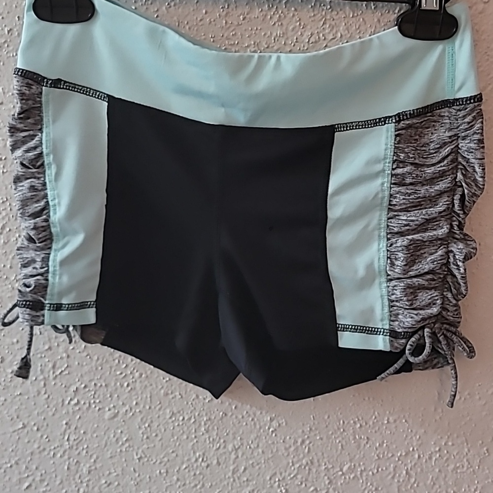 RANDOM WORKOUT shorts